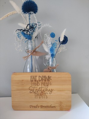 //www.woelkchen.nrw/Shop/Fruehstuecksbrettchen-Schneidebretter/artikel_Fruehstuecksbrettchen-Eat-drink-and-wear-strechty_172.html