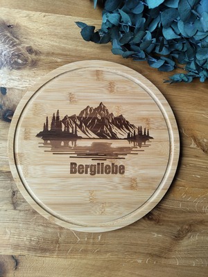 //www.woelkchen.nrw/Shop/Fruehstuecksbrettchen-Schneidebretter/artikel_Schneidebrett-Bergliebe-_178.html