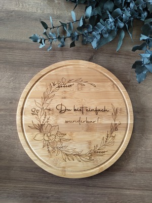//www.woelkchen.nrw/Shop/Fruehstuecksbrettchen-Schneidebretter/artikel_Schneidebrett-Du-bist-einfach-wunderbar-_180.html