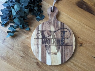 //www.woelkchen.nrw/Shop/Fruehstuecksbrettchen-Schneidebretter/artikel_Vespaplatte-Monogramm-_183.html