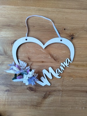 //www.woelkchen.nrw/Shop/Muttertag/artikel_Holzring-Herz-Mama-mit-Trockenblumen_110.html