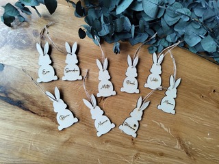 //www.woelkchen.nrw/Shop/Ostern/artikel_Holzanhaenger-Osterhase-personalisiert_55.html