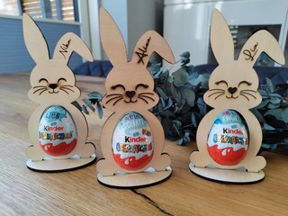 //www.woelkchen.nrw/Shop/Ostern/artikel_Ueberraschungsei-Halter-Hase-personalisiert_56.html