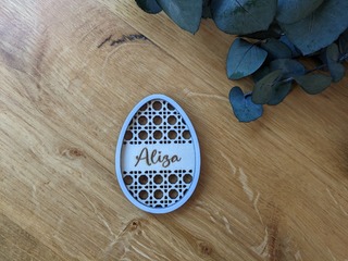 //www.woelkchen.nrw/Shop/Ostern/artikel_Holzanhaenger-Osterei-personalisiert-Version-1_62.html