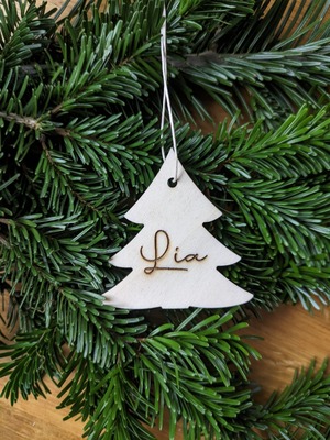 //www.woelkchen.nrw/Shop/Weihnachten/artikel_Geschenkanhaenger-Holz-Tannenbaum_192.html