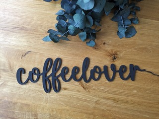 //www.woelkchen.nrw/Shop/Zuhause-Home/artikel_Schriftzug-coffeelover-farbig_32.html